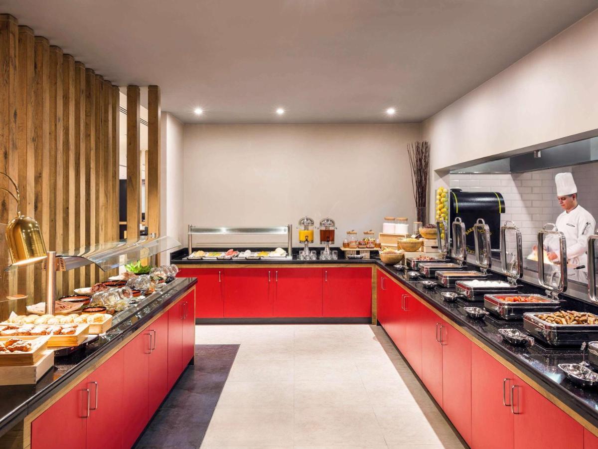 Adagio Malik Road Hotel