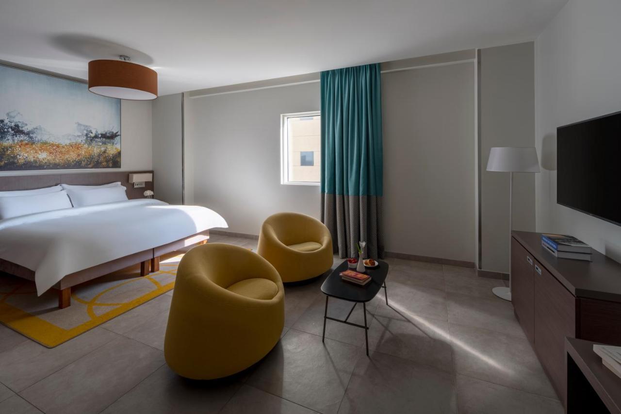 Hotel Adagio Malik Road