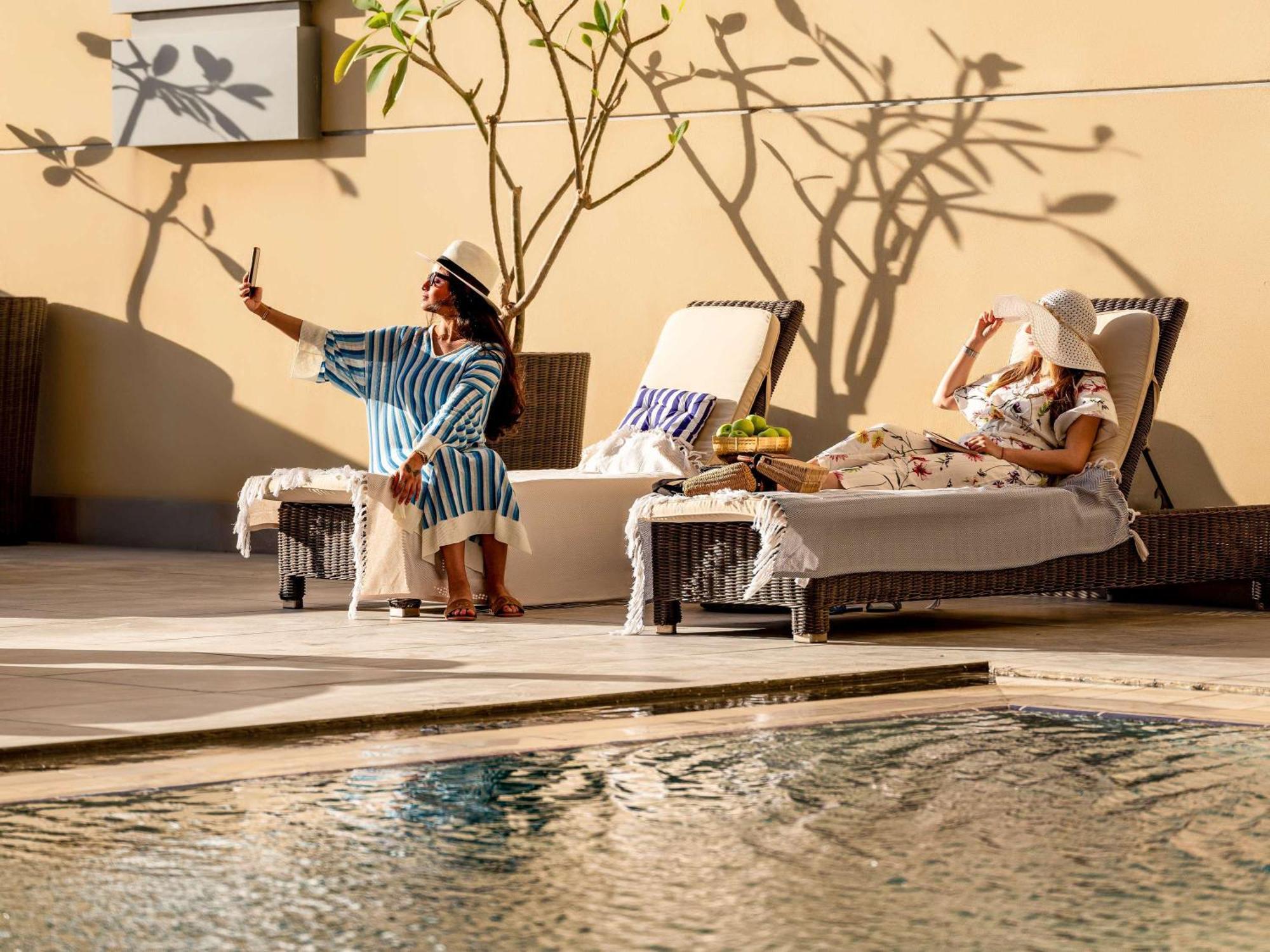 Adagio Malik Road Hotel 4*