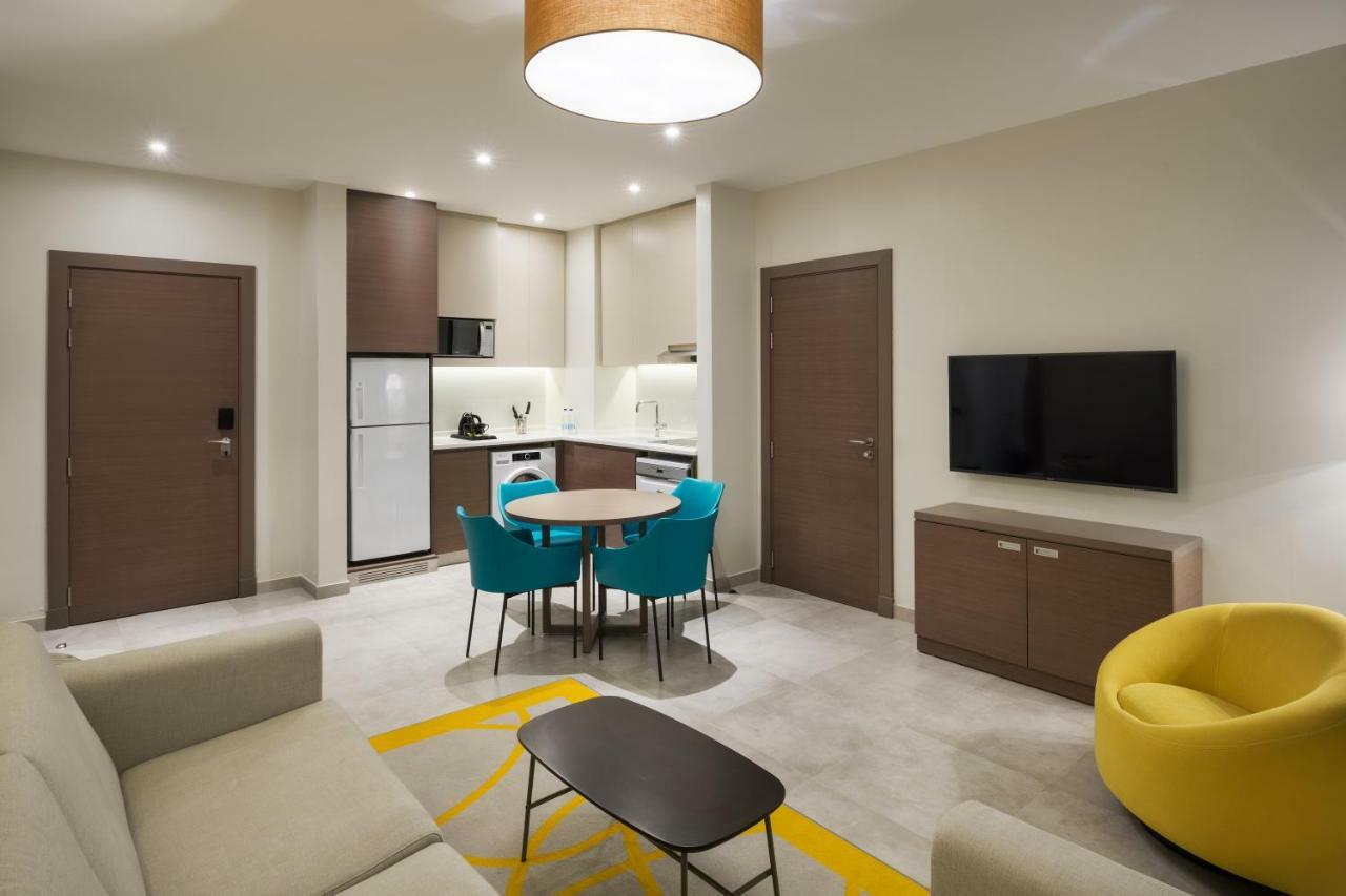 Hotel Adagio Malik Road 4*