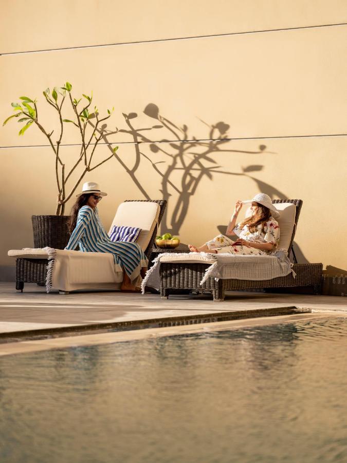 Hotel Adagio Malik Road