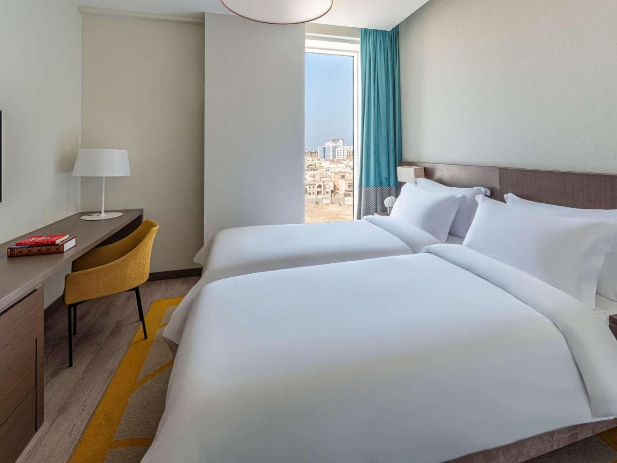 Hotel Adagio Malik Road