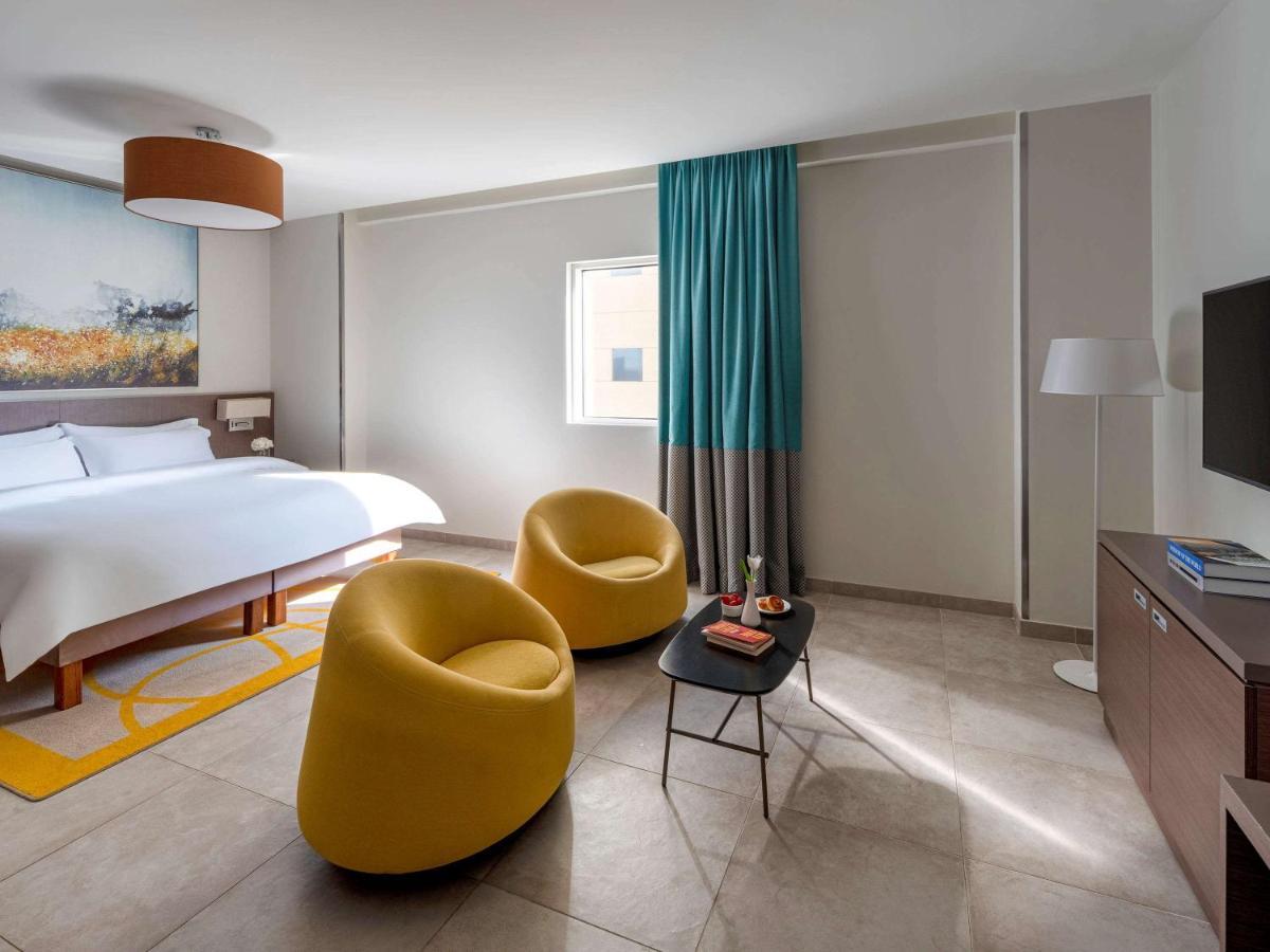 Hotel Adagio Malik Road